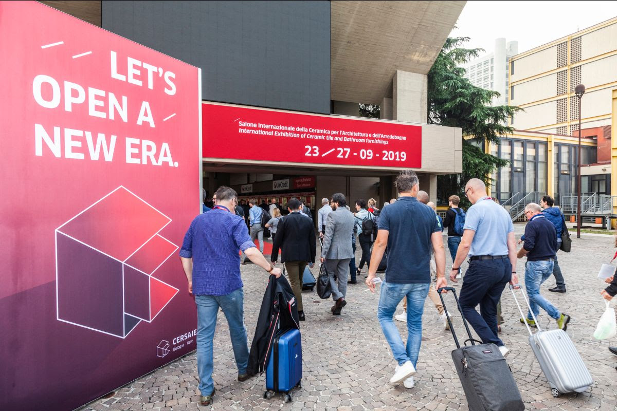 showgoers at Cersaie 2019