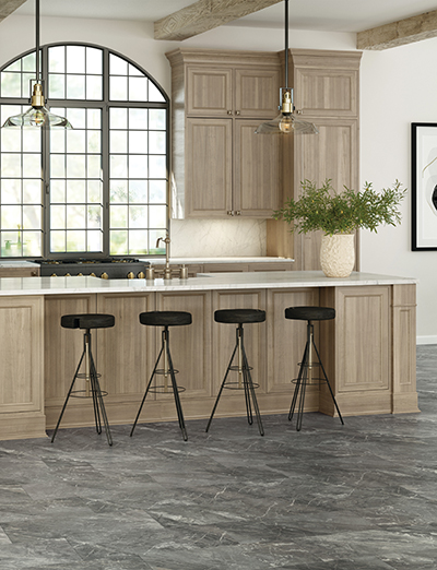 Defend™ – Marble Look Glamour in kitchen with island and 4 barstools