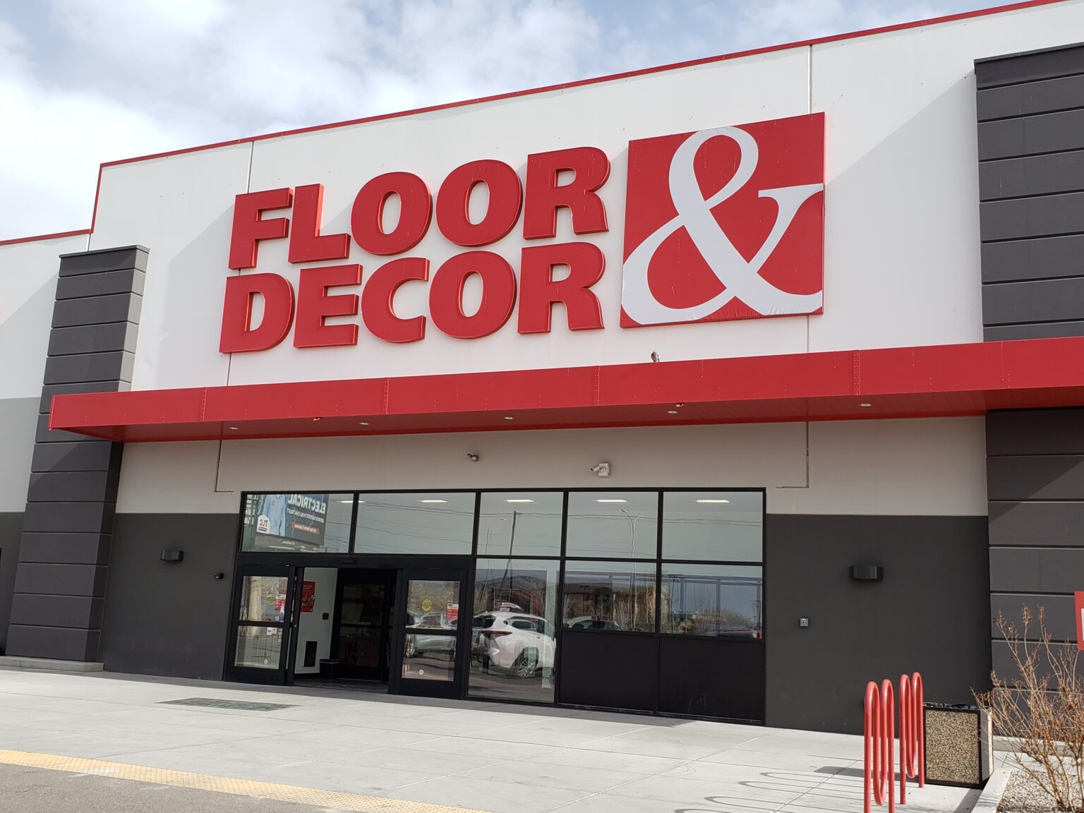 Floor & Decor announces promotion of Trevor Lang to President - TileLetter